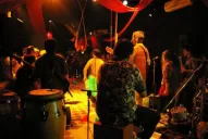 Civitas Dei festeja sus 15 años con guirnaldas y fiesta copada