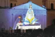 Vivas a los próceres y risas con la langosta