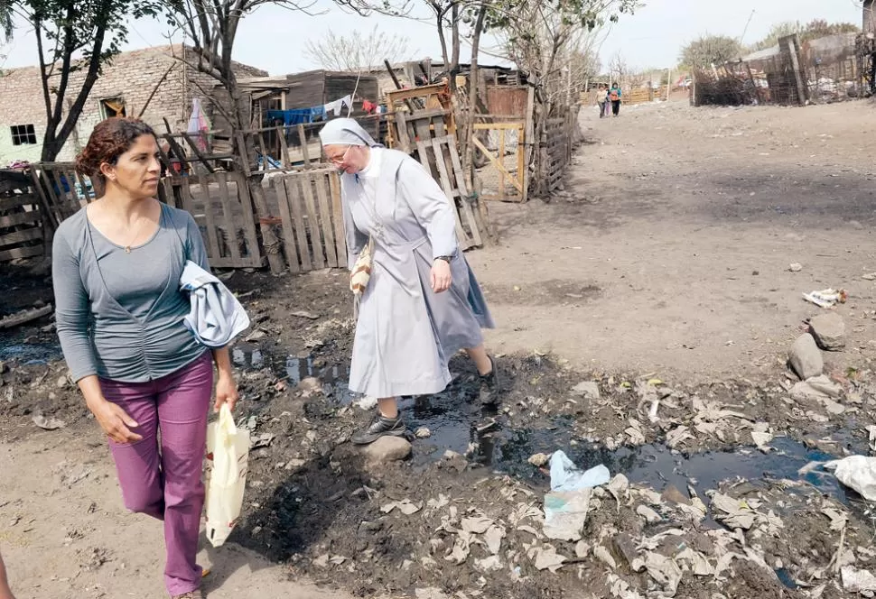 Las monjas villeras ayudan a buscar lo que muchos creen que está perdido: la esperanza