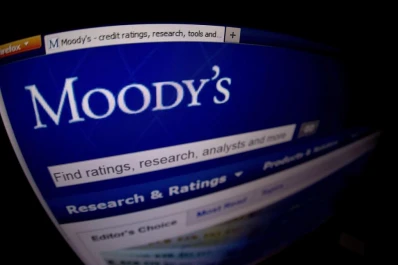 Primero a las provincias, ahora a las aseguradoras: Moodys les bajó la nota