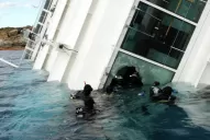 Un hombre entregó su vida para salvar a su esposa al hundirse el crucero 