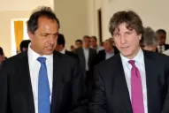 Interpelaron en la calle a Boudou por problemas salariales