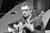 A un genocida muerto puso de pie a la multitud