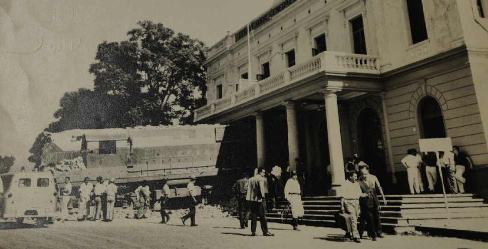 El día que 700 toneladas de hierro destrozaron la estación del Mitre