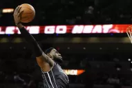 Mirá el espectacular alley oop de LeBron James