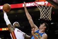 LeBron James volvió a guiar a Miami