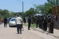 Vecinos atacaron e hirieron a dos policías 