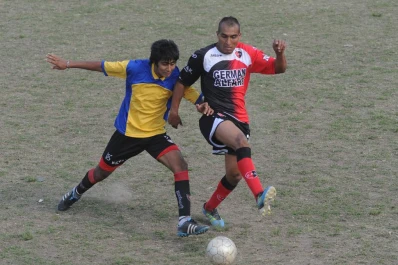 Amalia casi se queda sin ser líder por sus hinchas