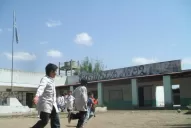 A la escuela que quieren bautizar como León Alperovich sólo asisten 16 chicos