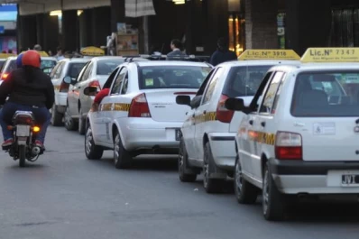 Con la suba, taxistas dicen que ganarán sólo $ 40 más por día