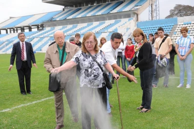 A Don Luis le cumplieron el sueño de alentar al decano de por vida