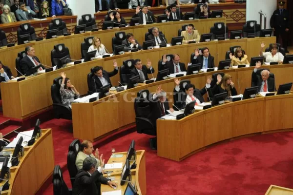 La Legislatura cambió el nombre de una escuela por el de León Alperovich
