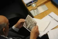 Le enviarán libros de historia a Tinelli