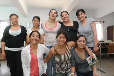 Todas las mamis juntas en la casa