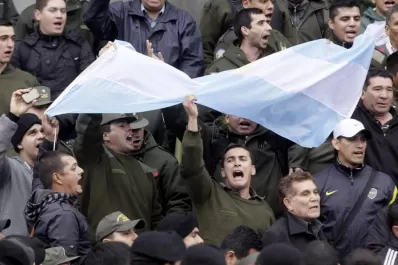 Los uniformados mantienen la protesta en Puerto Madero