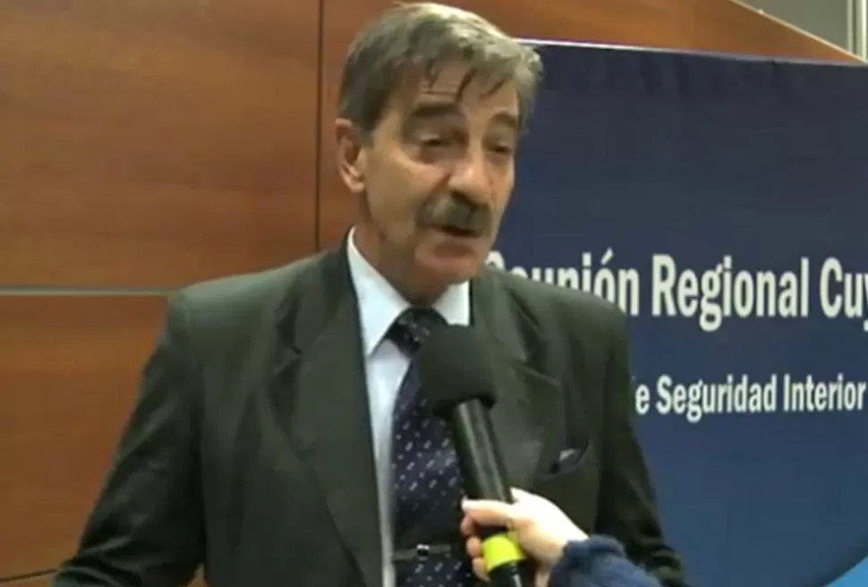 CONFLICTO. La renuncia de Raúl Garré se produce en medio de la protesta de gendarmes y prefectos. FOTO TOMADA DE LANACION.COM.AR