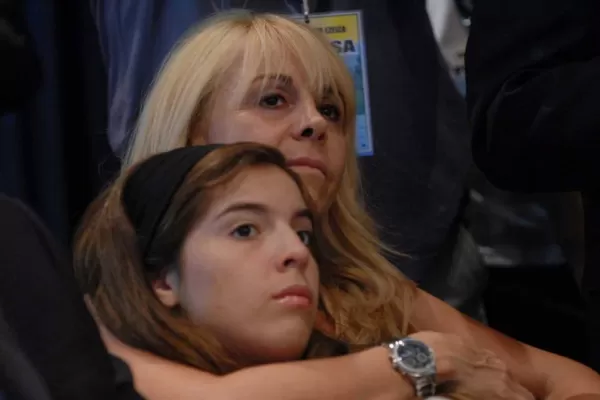 Claudia Villafañe duda sobre la paternidad de Diego Maradona