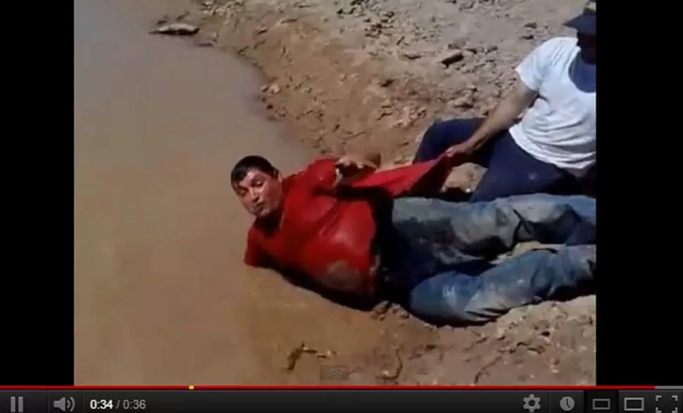 ACTOR. Morales grabó otro video en el que encarnó a un doble de riesgo, en una escena desopilante. LA GACETA/CAPTURA DE VIDEO