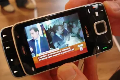 El Gobierno presiona a las empresas de celulares para que ofrezcan TV Digital oficial