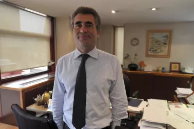 La Bolsa teme por más regulación y el Gobierno sugiere invertir en el fútbol