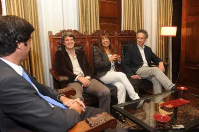 Hoy la oposición está atomizada, no existe como tal