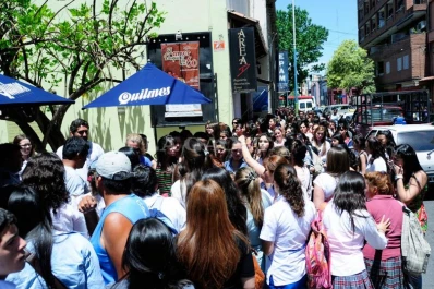 Miles de fans de Abel Pintos alteraron la actividad en el centro