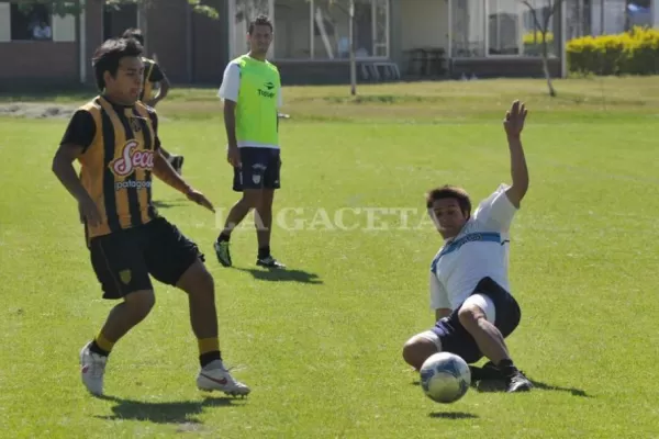 Atlético goleó a Lastenia