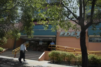 Un técnico de EDET tiene el 43% del cuerpo quemado y está grave