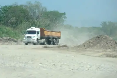 Ediles denuncian la extracción de áridos en el sur