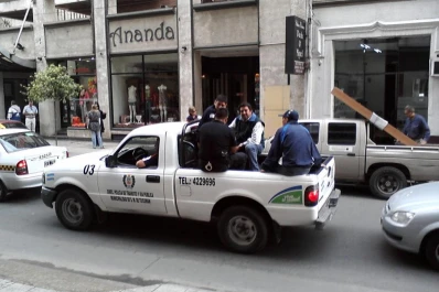 Profesionales de la infracción