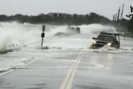 Evacuan Atlantic City y Sandy amaga con anegar Nueva York