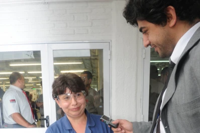 Alperovich le cedió su lugar a una empleada