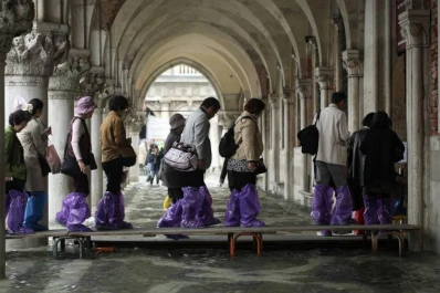 El mar subió 1,4 metro y Venecia se inundó