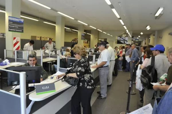 Allanan las viviendas de los inspectores de la Dipsa
