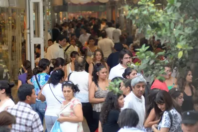 El Gobierno alimentará el consumo para cerrar el año con más dinero