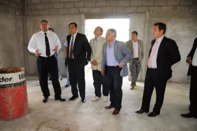 Cortalezzi dijo que no permitirá más insultos y pegatinas de La Bancaria