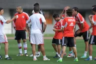 Almeyda probó con tres delanteros