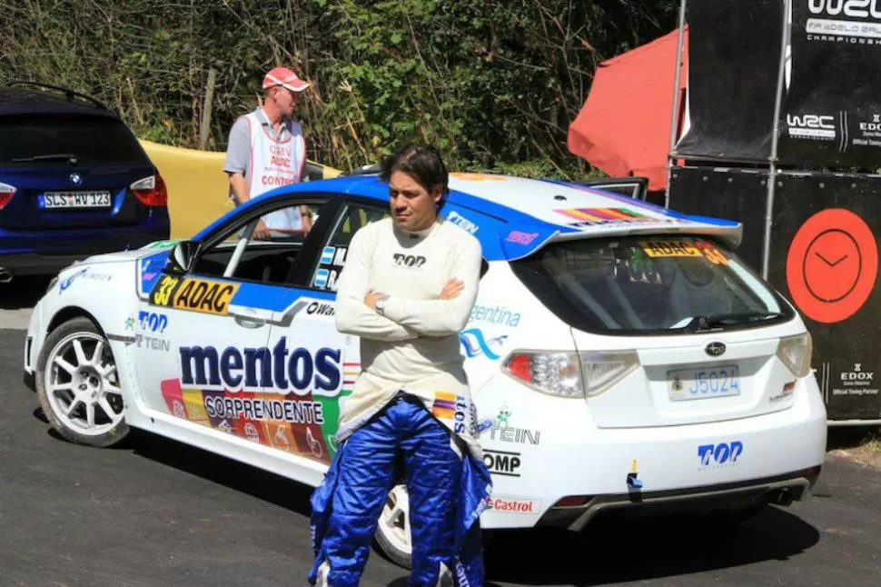 ESPERANDO LA LARGADA. Marcos Ligato y su Subaru Impreza saldrán a los caminos de España a buscar el campeonato. FOTO DE RALLYREPORTWRC.COM