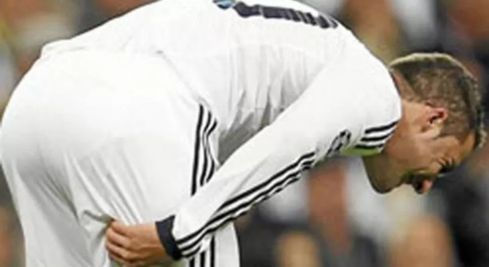 DOLORIDO. Gonzalo Giguain se retiró con una lesión en el último partido que jugó para Real Madrid, y no podrá jugar para Argentina. 
