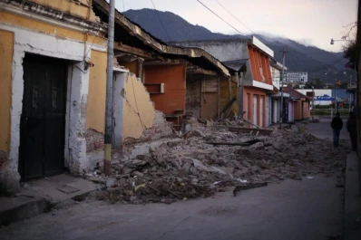 Unas 60 réplicas del terremoto vuelven a golpear Guatemala