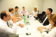 Entre la play y la militancia, el voto joven ya empieza a desvelar a la política adulta