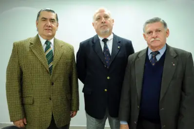 Radicales afirman que el PE esconde datos del Presupuesto
