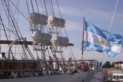 La oposición quiere hacer una colecta para recuperar la Fragata