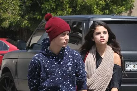 JUNTOS. Justin Bieber y Selena Gomez tuvieron un encuentro tras la ruptura. FOTO TOMADA DE HOLLYWOODLIFE.COM