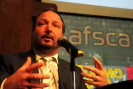 El Gobierno advierte a 20 grupos de prensa