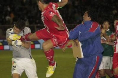 La patada voladora de Cellerino lo mandó a la comisaría