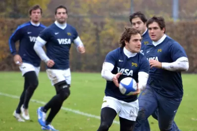 Los Pumas entrenaron en doble turno con la mira en Francia