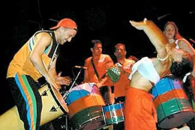 La Chilinga propone una noche de potentes tambores