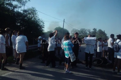 Porque no les dieron netbooks, cortaron una ruta