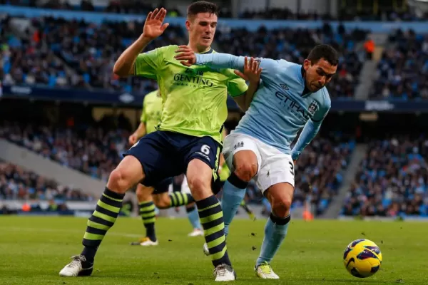 Tevez y Agüero, protagonistas de la goleada de Manchester City